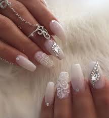 90 diseños de uñas blancas decoradas en tonos, mate, nacar y combinaciones como el dorado, plata, negro y rosa ideas 2020. 35 Looks De Unas Para Boda Civil Sencillas Elegantes O Decoradas Page 2 Of 2