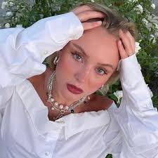 👸🏼Zara Larsson👸🏼 Fan Page (@zaralarssonsweet)