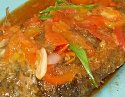 Ikan kakap merupakan salah satu jenis ikan laut yang mudah dijumpai di pasaran. Cara Membuat Ikan Mas Dengan Bumbu Rujak Pedas Resepmembuat Com