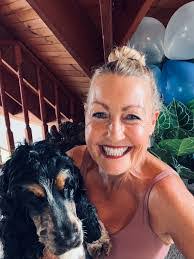 Betty Rondeau's Instagram, Twitter & Facebook