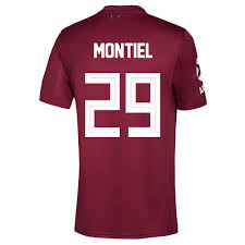 A las 20,15 horas, rezo del santo rosario. Herren Fussball Gonzalo Montiel 29 Auswartstrikot Burgund Trikot 2020 21 Hemd