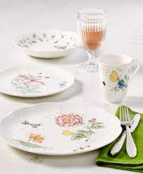 The butterfly meadow 18 piece dinnerware set from lenox has 6 of each, dinner plates, salad plates, and mugs. Lenox Dinnerware Butterfly Meadow Collection Reviews Dinnerware Dining Macy S