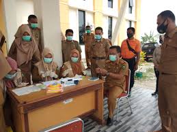 C 11.d 21.b 31.a 41. Jadi Contoh Yang Baik Dinas Kesehatan Luwu Mulai Rapid Tes Semua Stafnya Termasuk Pak Kadis