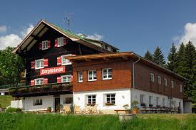 Hier zeigen wir ihnen eine der kleineren. Gruppenhaus In Hirschegg Kleinwalsertal Gruppenhaus De