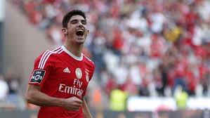 29 kasım 1996), benfica takımında kanat pozisyonunda görev yapan portekizli futbolcudur. Goncalo Guedes Em Estado De Graca Benfica Jornal Record