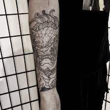 小臂唐狮纹身图案-厦门纹彩刺青