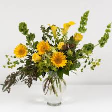 The us is quite large so there is considerable regional difference in pricing and in valentines day flower delivery in the usa: Sun Kissed Prairie Indianapolis Florist Bokay Florist Local Flower Delivery Indianapolis In 46220