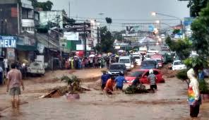 Tim sar gabungan lanjutkan pemantauan banjir di wilayah kab bandung, tepatnya di baleendah dan dayeuhkolot. Inilah 8 Lokasi Rawan Banjir Di Bandung