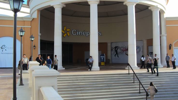 Resultado de imagen para cinepolis plaza galerias Tijuana"