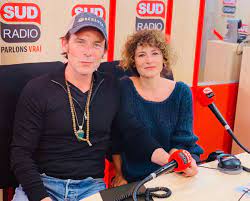 He is one of the richest actor who was born in france. Sagamore Stevenin En France Il Y A Trop De Gens A La Tele Qui Sont Payes Pour Avoir Peur Sud Radio
