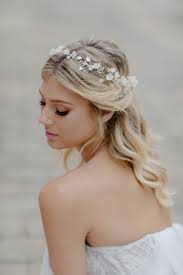 Headpieces from genevieve rose bridal and david's bridal. Bridal Hairstyles To Flatter Your Face Shape Tania Maras Bridal