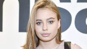 Oliwia bieniuk mimo młodego wieku, ma już na kiedy mama umarła, wchodziłam w najtrudniejszy okres dojrzewania i ono się trochę zatrzymało. Ntkqszxijngnqm