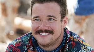 The lesson every office manager needs to learn from Zeke Smith's outing