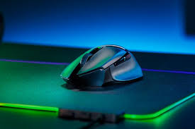Razer, 1998 yılında abd' de kurulan, günümüzde bir çok bilgisayar oyuncusunun kalitesi, oyunculara uygun tasarı ve yüksek performansı nedeni ile severek kullandığı oyuncu ekipmanları üretiyor. Wireless Gaming Mouse Razer Basilisk X Hyperspeed