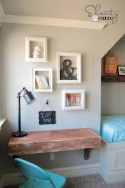 Feb 16, 2018 · we have a bunch of cool home decor ideas which are aimed at things that you can hang on walls, the goal being to fill a void or to give a space more character. Diy Bedroom Ideas For Couples Design Corral