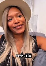 The Unique Life of a Sax Player: Charm vs Indifference