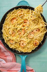 This Shrimp Fettuccine Alfredo Is A Weeknight Crowd Pleaser Recipe Summer Recipes Dinner Shrimp Fettuccine Pasta Recipes Alfredo