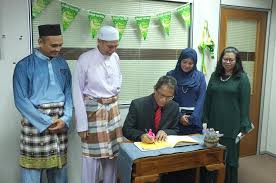 Puan siti zaleha binti ibrahim gelaran jawatan : Majlis Jamuan Hari Raya Jabatan Alam Sekitar Negeri Sembilan Dan Majlis Serahan Lesen Kilang Kelapa Sawit Enviro Museum