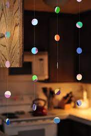 Diy Paint Chip Mobile Now I Have An Idea To Upcycle The Thousands Of Paint Chips I Can T Bear To Throw Awa Paint Chip Mobile Paint Chip Crafts Paint Chip Art
