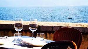 Chiaia / corso vittorio emanuele proponiamo in vendita di 130 mq ideale per vari tipologie di attivit (pub, ristorante, ecc). Nell Incanto Di Posillipo Tra Trattorie E Ristoranti Il Lato Goloso Della Spiaggia Di Napoli La Repubblica