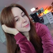 Alisa (@actuallyalisa)