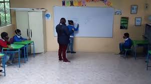 Si bien la medida de suspensión de clases fue muy necesaria, tenemos que ser conscientes de los graves costos que genera. El Regreso A Clases Presenciales Se Analiza El Comercio