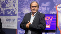 Platini synonyms, platini pronunciation, platini translation, english dictionary definition of platini. Der Fall Platini Thema Kicker