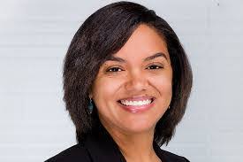 Kellie Simon's Instagram, Twitter & Facebook