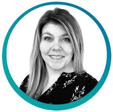 Kari Houle's Instagram, Twitter & Facebook