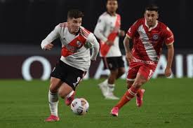 Necesitamos el 110 por ciento para sacarlo adelante, sentenció. Video Resultado Resumen Y Goles River Plate Vs Argentinos Jrs 1 1 Copa Libertadores 2021