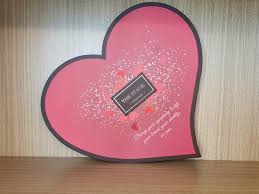I pulled the mesh a little bit to round and soften the design so it has. Ts0419001 Giant Heart Shaped Box Images Folder The Stage
