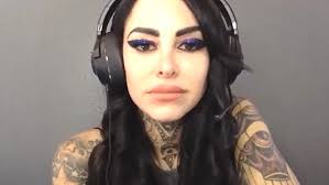 STITCHED UP HEART Singer Says Women Are 'More Accepted In The Heavy Music  Genre' But It's Still 'Way Male-Dominated'