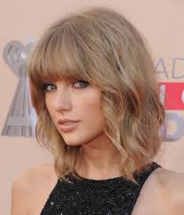Taylor Swift Is Making The Mob Mullet Lob Happen Taylor Swift Short Hair Taylor Swift Hair Hairstyle