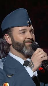 Une interprétation épique du Ô Canada par l’adjudant David Grenon de la  Musique de @arc_rcaf, accompagné de la garde du drapeau du Collège  militaire royal de Saint-Jean, An epic rendition of O Canada ...