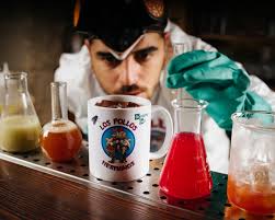 Breaking Bad e i Cocktail, una storia d'amore che arriva anche in Italia  grazie a White Dog