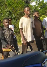 Ngah ny tananay lty fangalarana a! Izao lisany tratra Mpagalatra tratra  teto Ambodifahitra Mankasitraka ny fiarahamonina sy ny président ny  Fokotany miady Amin'ny tsy fandriampahalemana 27/03/25