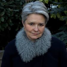 Sara Pearce's Instagram, Twitter & Facebook