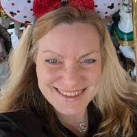 Lisa Timmins's Instagram, Twitter & Facebook