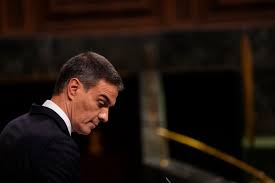 Los cinco días de abril que Pedro Sánchez ha tenido al país "en pausa"  hasta anunciar que sigue "con más fuerza si cabe" | España