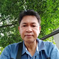 Conversation about hotdogs and creativity in fuega weiblich group