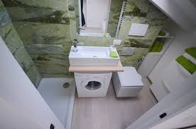 Prediligi toni chiari e varianti con tono su tono. Italian Bathrooms 4 Soluzioni Per Bagni Piccoli Piccolissimi