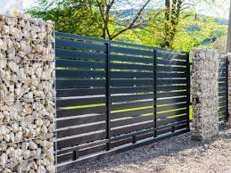 Dans un jardin ou pour l'entrée de la maison, il s'avère très utile. Portail Ou Barriere Sur Mesure Pour Votre Maison En Wallonie