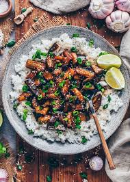 These Pan Fried Chinese Eggplants With Chili Garlic Sauce Are Soft Spicy Slightly Sweet A L Vegan Eggplant Recipes Chinese Eggplant Chinese Eggplant Recipes