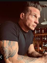 Why is it so hard to find True love Michelle lundstrom has betrayed me she  is a golddigger How could she do this to me