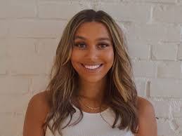 Cassie Lawrence's Instagram, Twitter & Facebook