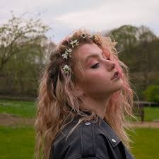 Gigmann.com & Manx Radio Present: Ellur