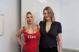 She is the author of several works about the financial crisis, women's rights, and critiques of capitalism. Fempers A Twitter Femperspodden Ar Tillbaka I Dag Inleder Feministiskt Perspektiv En Ny Serie Samtal Om Kon Och Konsidentitet I Forsta Avsnittet Moter Aleksa Lundberg Debattoren Kajsa Ekis Ekman Med Utgangspunkt I