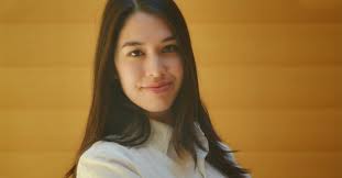 Aziza Sultanova rejoint la clc