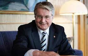 He was mayor of the city of oslo from 2007 until 2015. Slik Ble Stang Skattesnyter