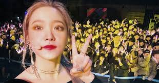 Inilah nama unik lightstick resmi red velvet. Red Velvet Could Finally Be Getting An Official Lightstick